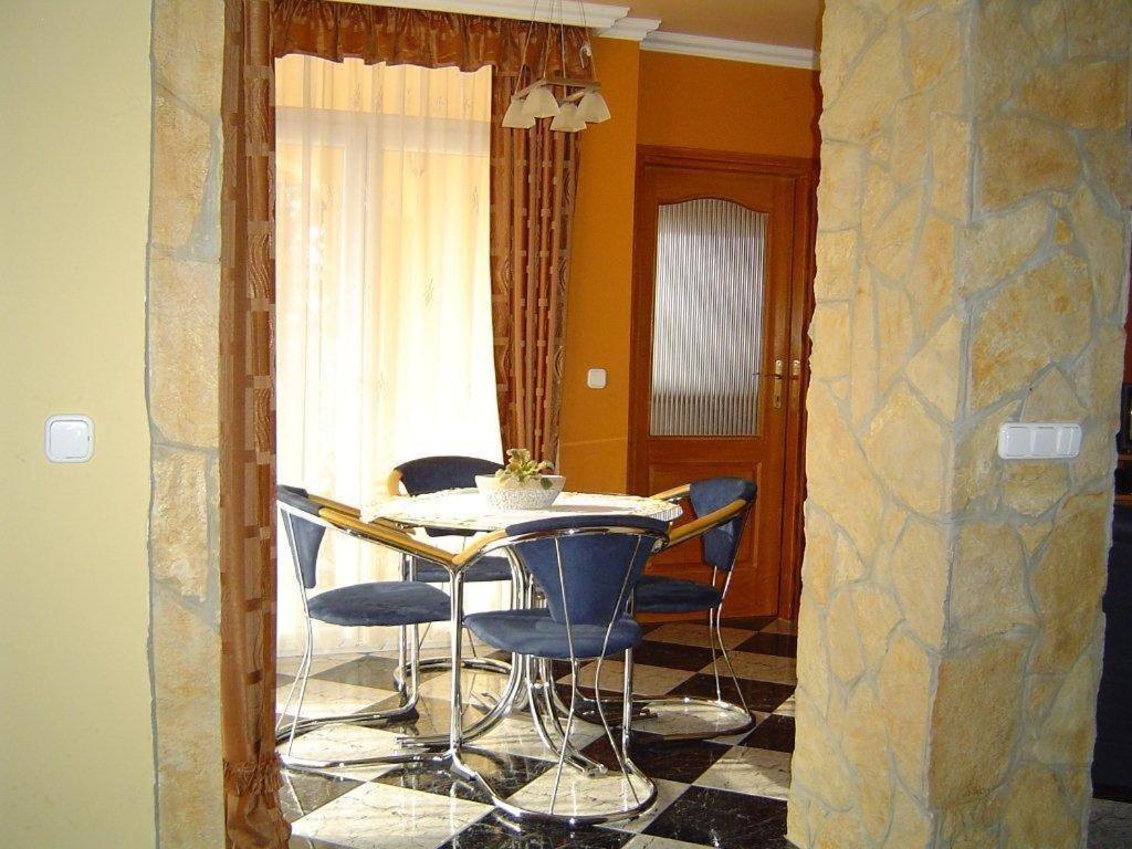 Janus Apartman Sarvar Bagian luar foto