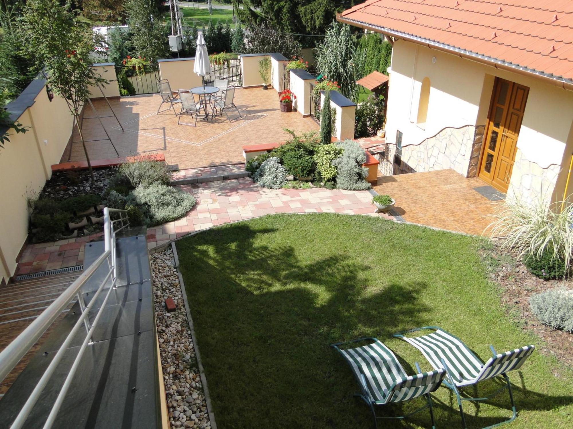 Janus Apartman Sarvar Bagian luar foto