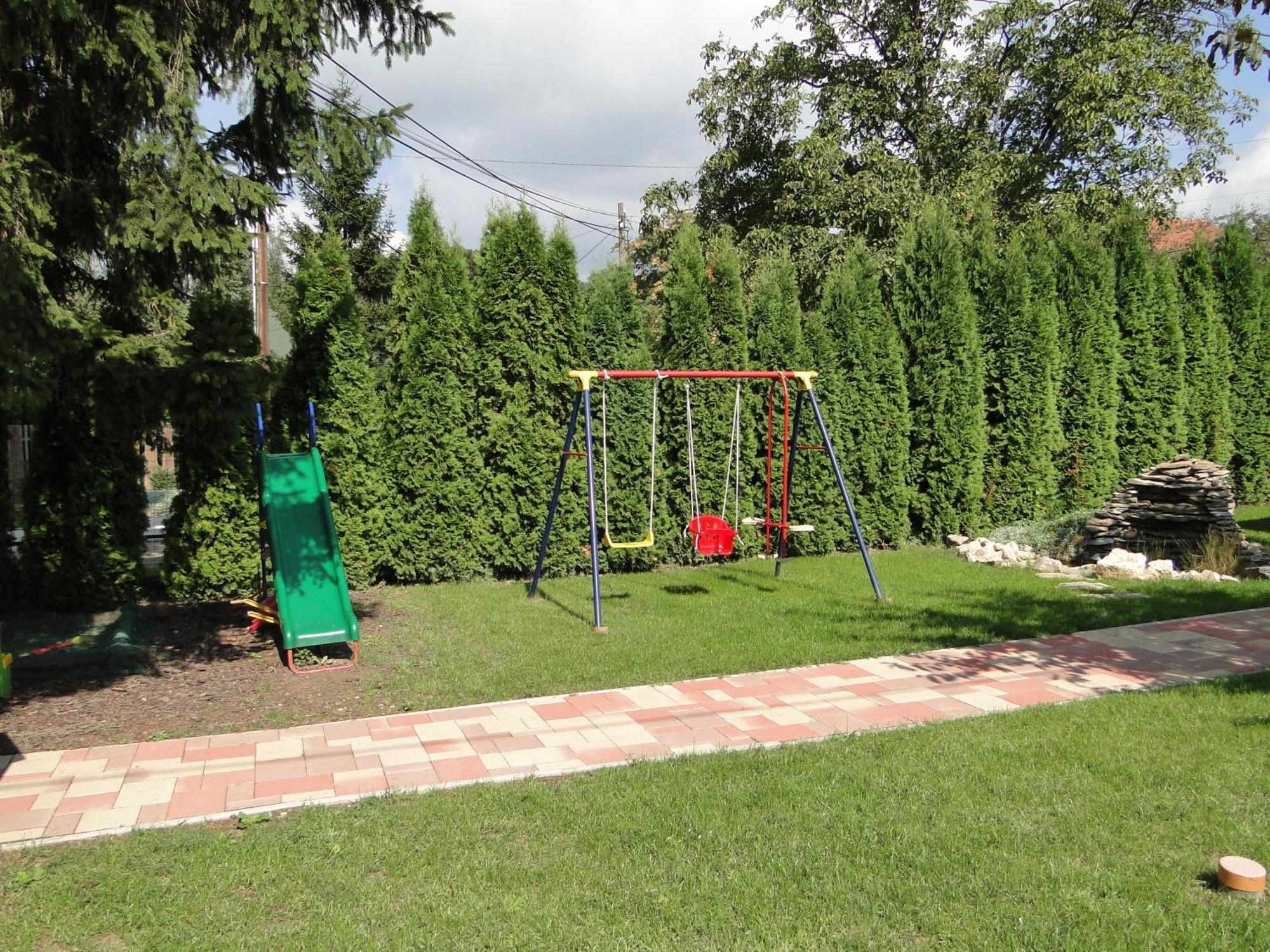 Janus Apartman Sarvar Bagian luar foto