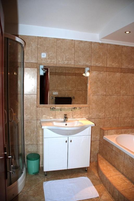 Janus Apartman Sarvar Ruang foto